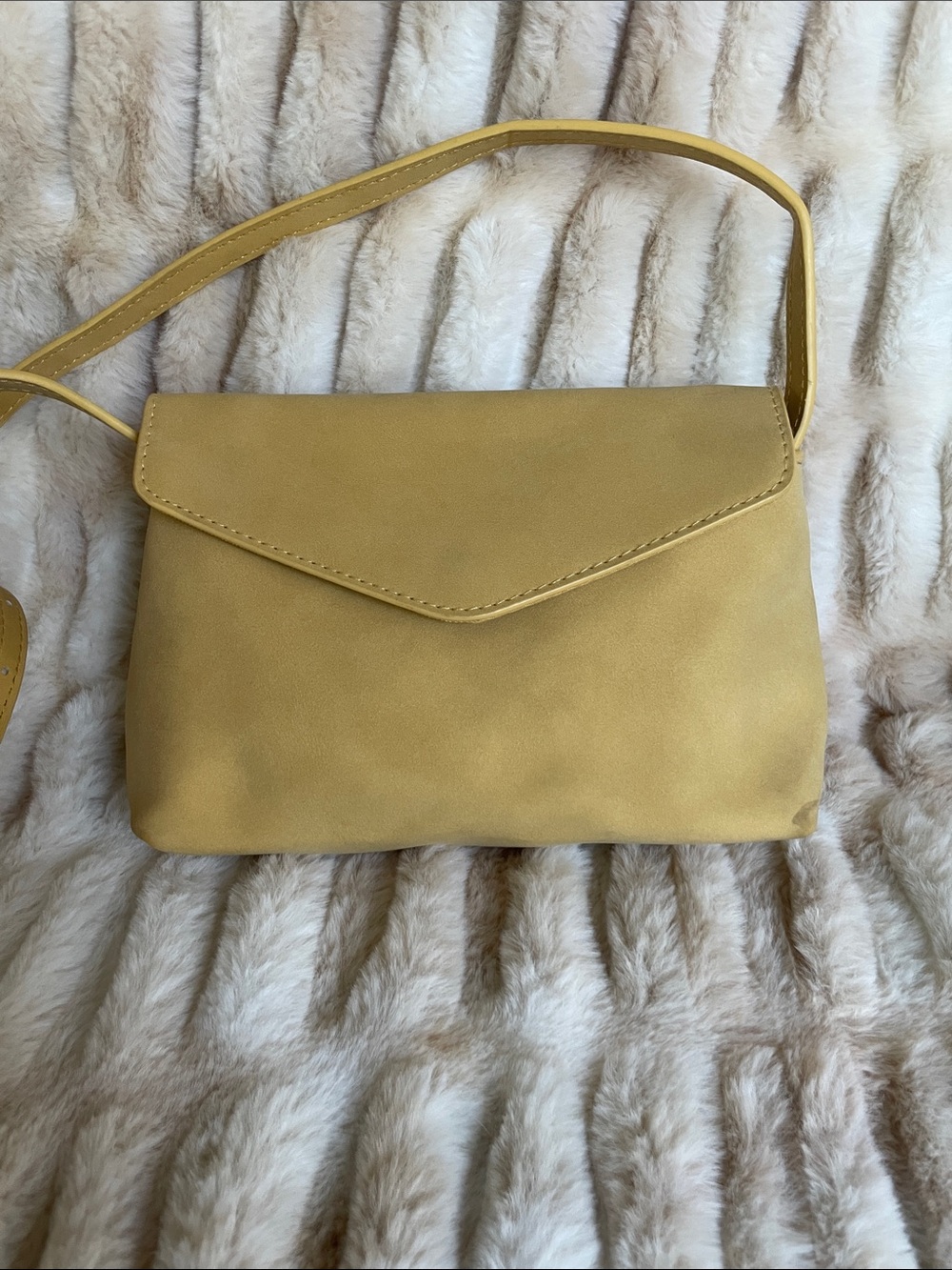 Universal Thread Mustard Yellow Crossbody Envelope Bag